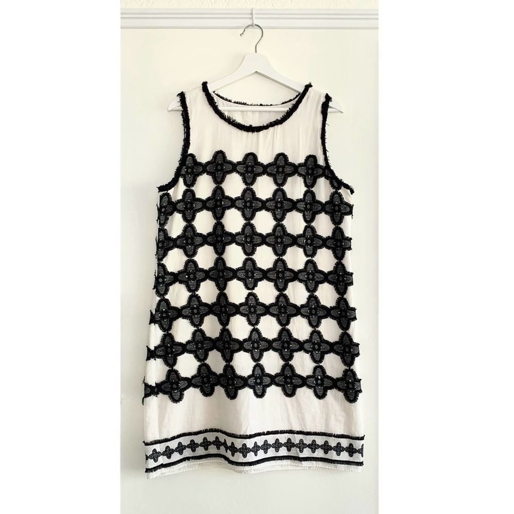 Max studio cream with black intricate trim sleeveless shift cotton dress
